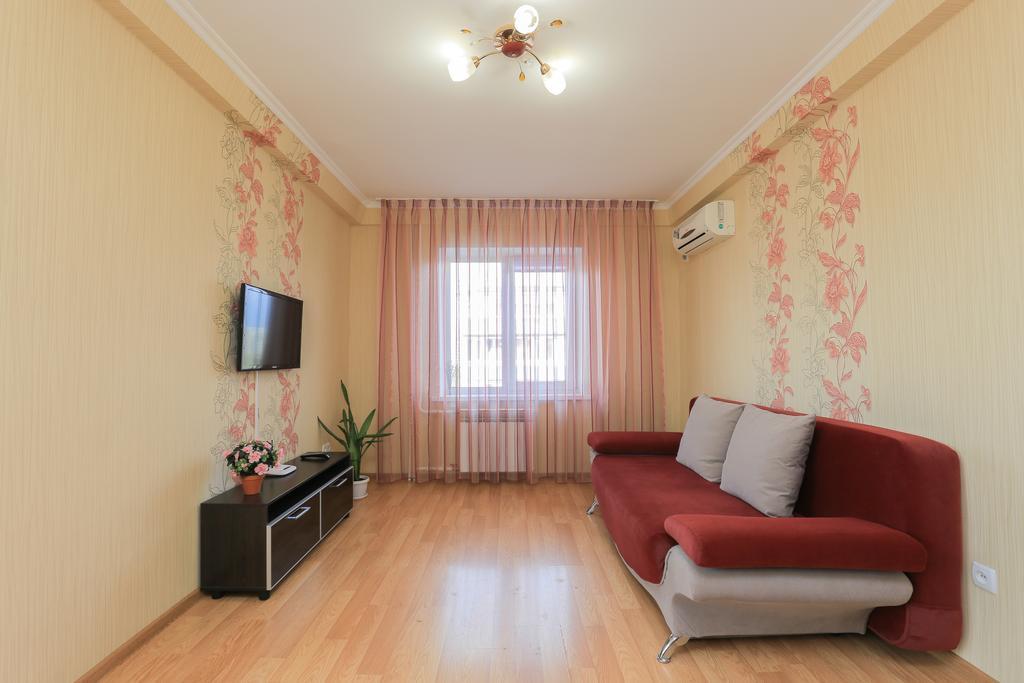 Apartment On Obolonskiy Prospect 12 Kijev Kültér fotó