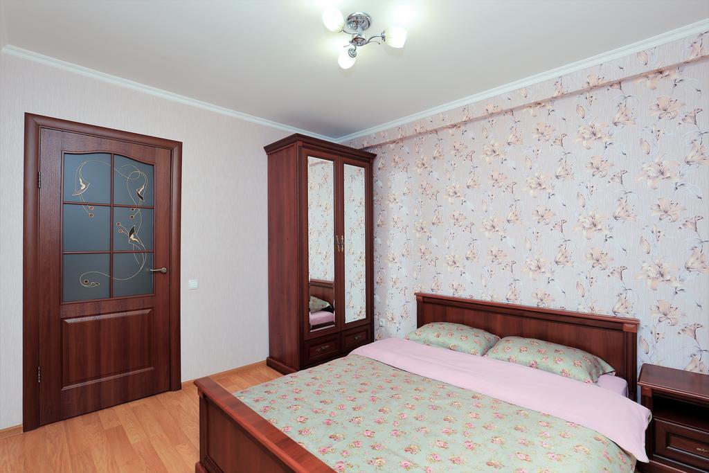 Apartment On Obolonskiy Prospect 12 Kijev Kültér fotó